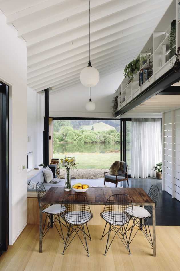 River Retreat House por Edwards White Architects en Nueva Zelanda